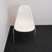 Vitra DSS - Designstoel - Wit - Kunststof - R&M Kantoor- en Designmeubilair