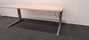 Ahrend  Elektrisch zit-zit bureau - 160x80cm - H62-86cm - Scandinavisch eiken blad - Aluminium onderstel BR107
