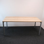 Knop instelbaar bureau - 180 x 80 cm - H63/83 - Natuur eiken NIEUW blad - Grijs onderstel - BR32