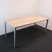 Knop instelbaar bureau - 180 x 80 cm - H63/83 - Natuur eiken NIEUW blad - Grijs onderstel - BR32