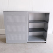 Voortman Akoestische Schuifdeurkast - Grijs - 160x50x122cm (BxDxH) Geen sleutel