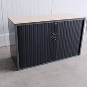 Gispen roldeurkast - 120x45x74cm (BxDxH) - Grijs/Ahorn - 1 legbord - 1 Hangmaplade - 1 sleutel - RD83