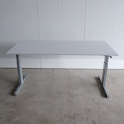 Slinger zit-zit bureau - 180x90cm - H63-86cm - Grijs onderstel - Wit blad - BR62