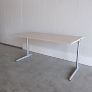 Ahrend 500 knop instelbaar bureau - 180x90cm - H63-86cm - Licht eiken blad -  BR64
