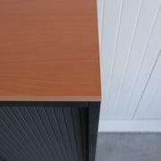 Roldeurkast - Antraciet/Kersen - 100x45x165cm (BxDxH) - Voorzien van sleutel - RD110