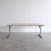 Elektrisch zit-sta bureau - 180x80cm - H64-126cm - Grijs onderstel - Midden eiken blad - BR77