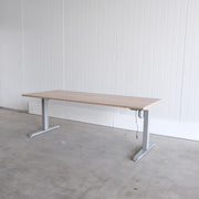 Elektrisch zit-sta bureau - 180x80cm - H64-126cm - Grijs onderstel - Midden eiken blad - BR77
