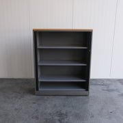 Ahrend roldeurkast - 120x45x145cm (BxDxH) - Grijs/Zwart - Geen sleutel - RD127