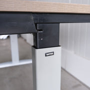 Zettoe Slinger zit-zit bureau - 120x80cm - H62-82cm - Grijs onderstel - Nieuw Midden Eiken blad - BR83