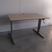 Aspa Slinger zit-zit bureau - 120x80cm - H63-84cm - Aluminium onderstel - Midden eiken blad - BR88