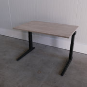 Ahrend Knop instelbaar bureau C-poot - 120x80cm - H62-80cm - Zwart onderstel - Eiken blad - BR90