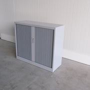 Roldeurkast - Grijs - 120x45x105cm (BxDxH) - Sleutels aanwezig - RD134