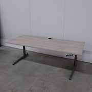 Ahrend 500 slinger zit-zit bureau - 180x80cm - H63-91cm - Eiken blad - Antraciet onderstel - BR101