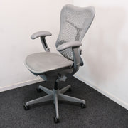 Herman Miller Mirra type 1 - Bureaustoel - Grijze netbespanning - Grijs Frame