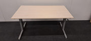 Slinger zit-zit bureau - 140x80cm - H63-86cm - Ahorn blad - Grijs onderstel - BR108