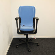 Ahrend 230 - Bureaustoel - Hoge rug - Nieuwe stof blauw - Zwart onderstel - R&M Kantoor- en Designmeubilair