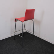 Barkruk - Rood - Houtenzitting - Chroom onderstel - R&M Kantoor- en Designmeubilair