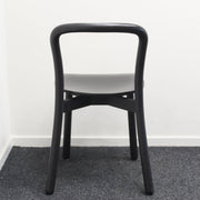 Dum Design - Houten stoel - Zwart - Open rug - R&M Kantoor- en Designmeubilair