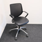 Giroflex 313 - Bureaustoel - Zwart Leder - Chroom verrijdbaar onderstel - Vaste armleggers - R&M Kantoor- en Designmeubilair