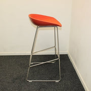 Hay About a Stool - Design Kruk - Rood - R&M Kantoor- en Designmeubilair