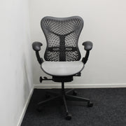 Herman Miller Mirra type 1 Bureaustoel - Zwart/Wit