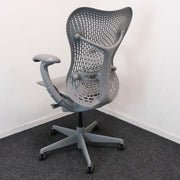 Herman Miller Mirra type 1 - Bureaustoel - Licht Grijs - R&M Kantoor- en Designmeubilair
