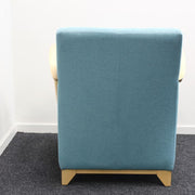 Mobitec - Design stoel - Lichtblauw - Vier-poots hout onderstel - R&M Kantoor- en Designmeubilair