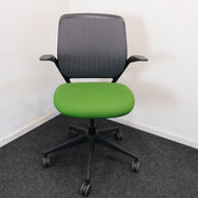 Steelcase Cobi Chair - Vergaderstoel - Groen/zwart - ZGAN - R&M Kantoor- en Designmeubilair