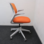 Steelcase Cobi Chair - Vergaderstoel - Oranje - R&M Kantoor - en Designmeubilair