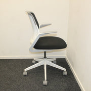 Steelcase Cobi Chair - Vergaderstoel - Zwart/Grijs/Wit - R&M Kantoor- en Designmeubilair