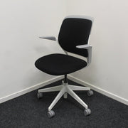Steelcase Cobi Chair - Vergaderstoel - Zwart/Grijs/Wit - R&M Kantoor- en Designmeubilair
