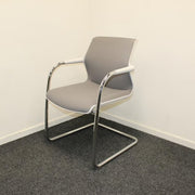 Vitra Unix Chair Design - Vergaderstoel - Wit/Grijs - Kunststof - R&M Kantoor- en Designmeubilair