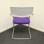 Vitra Visavis - Design vergaderstoelen - Paars/Grijs - Slede - R&M Kantoor- en Designmeubilair