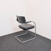 Vitra Visavis - Design vergaderstoelen - Zwart - Leer - Slede - R&M Kantoor- en Designmeubilair